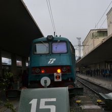 プラットホーム