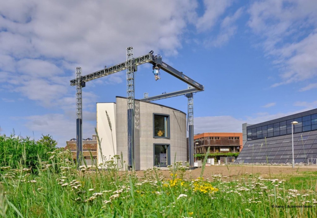 kamp-c-3d-printed-house-built-c3po-project-1-1320x908