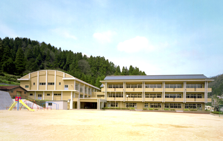 新温泉町立温泉小学校ー新温泉町 株式会社 黒田建築設計事務所
